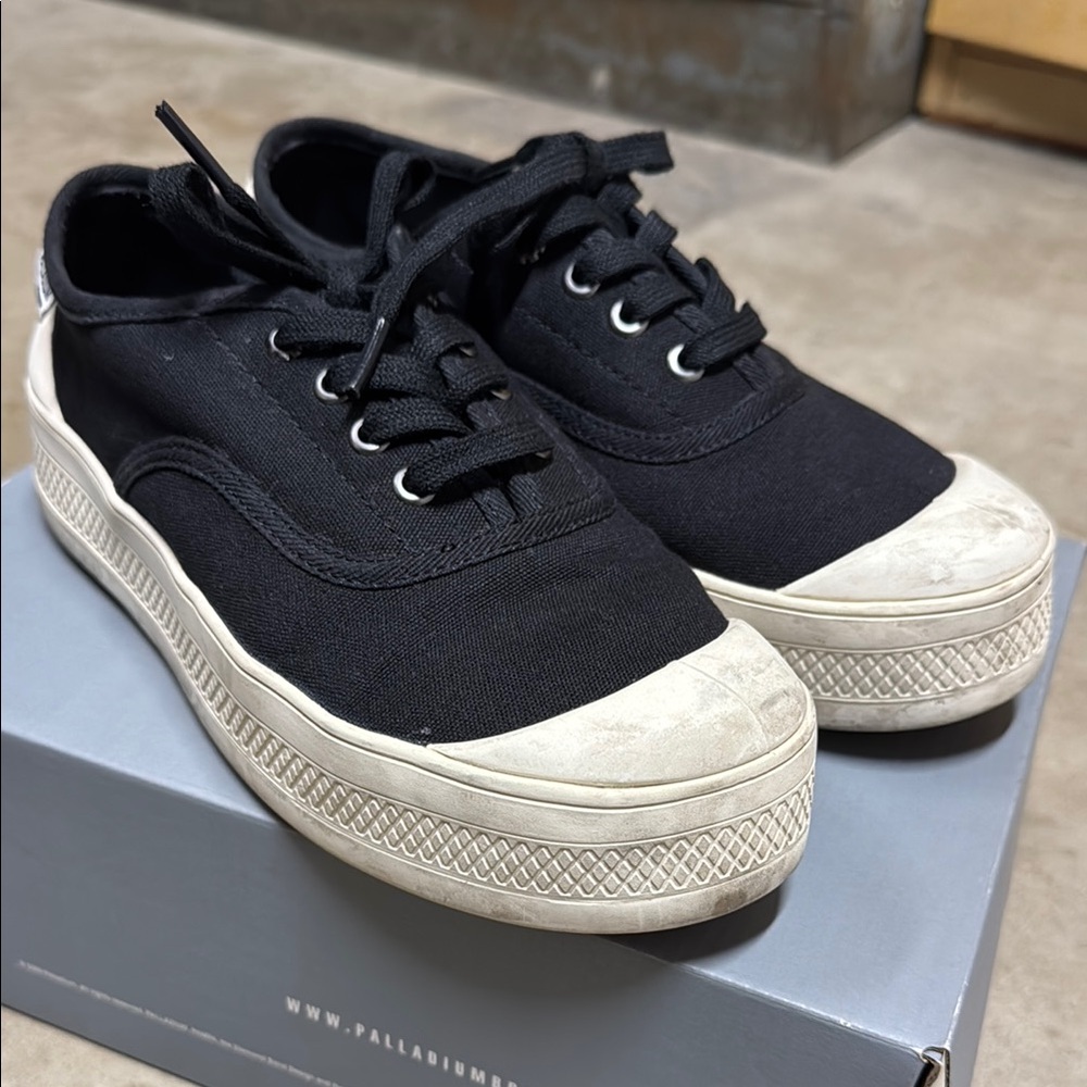 Palladium Black Canvas Sneakers 8 Black/Marshmello